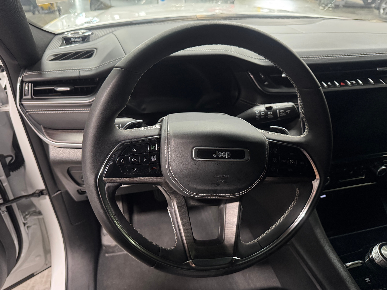 Thumbnail: 2023 Jeep Grand Cherokee L - 4