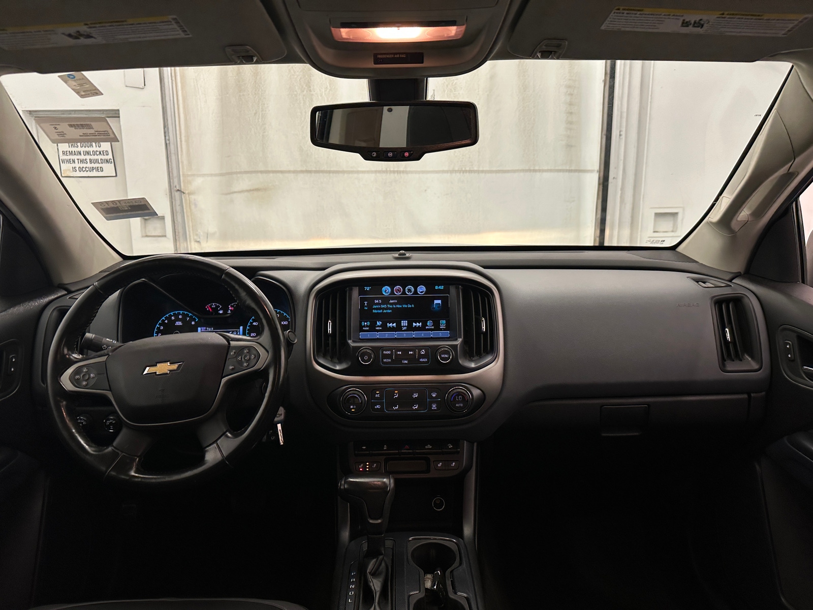 Thumbnail: 2017 Chevrolet Colorado - 3
