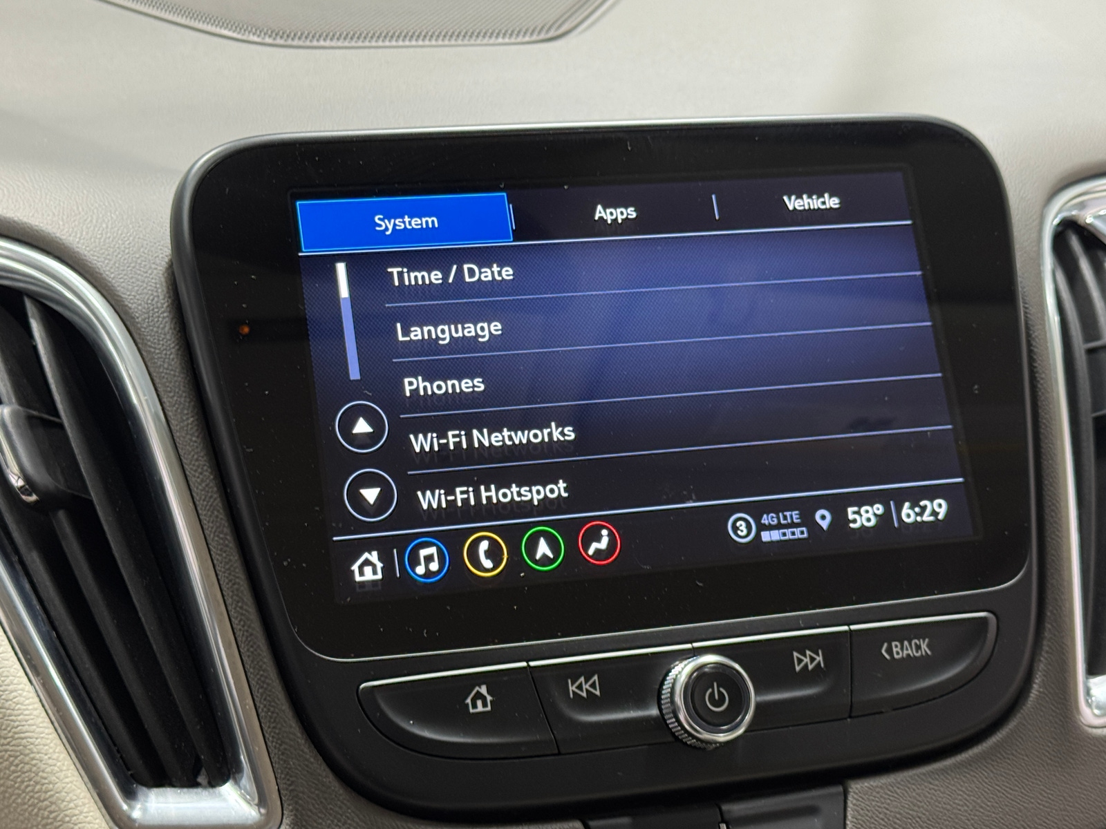 Thumbnail: 2024 Chevrolet Malibu - 3