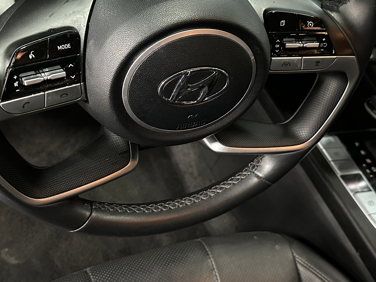 Thumbnail: 2023 Hyundai Elantra - 4