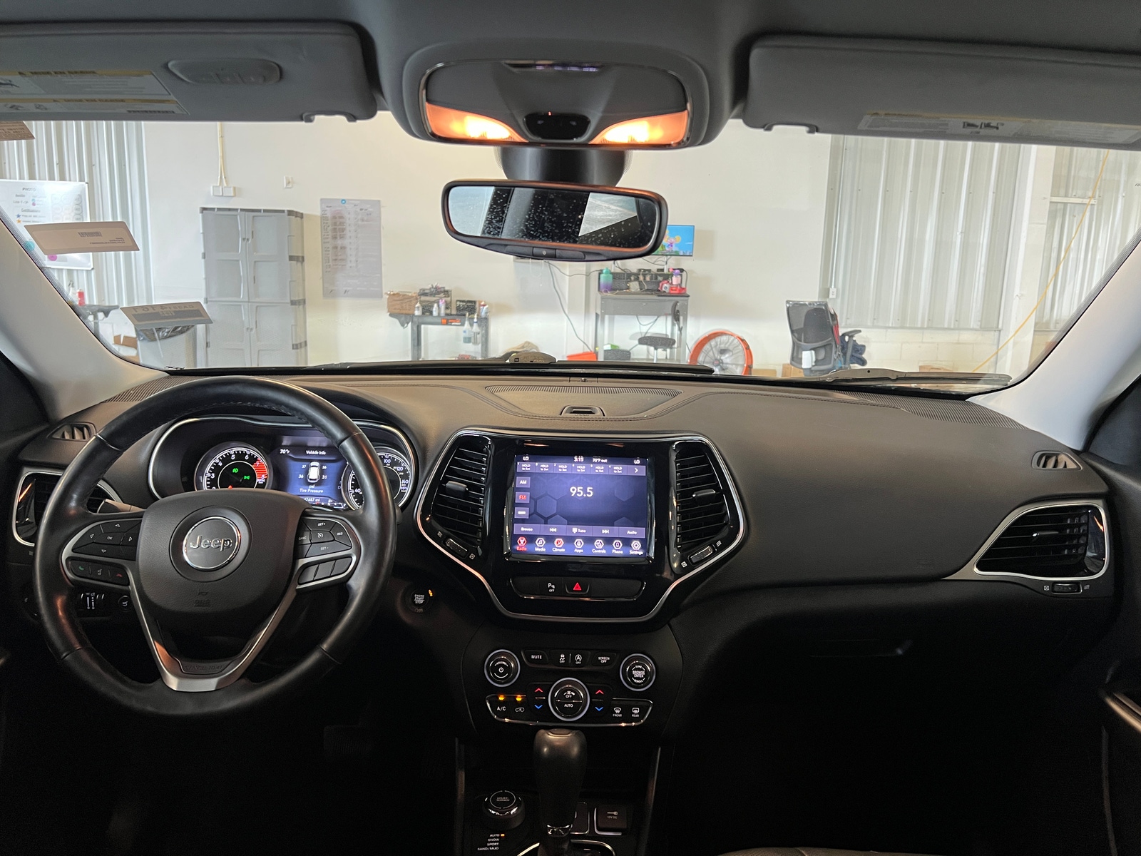 Thumbnail: 2020 Jeep Cherokee - 2