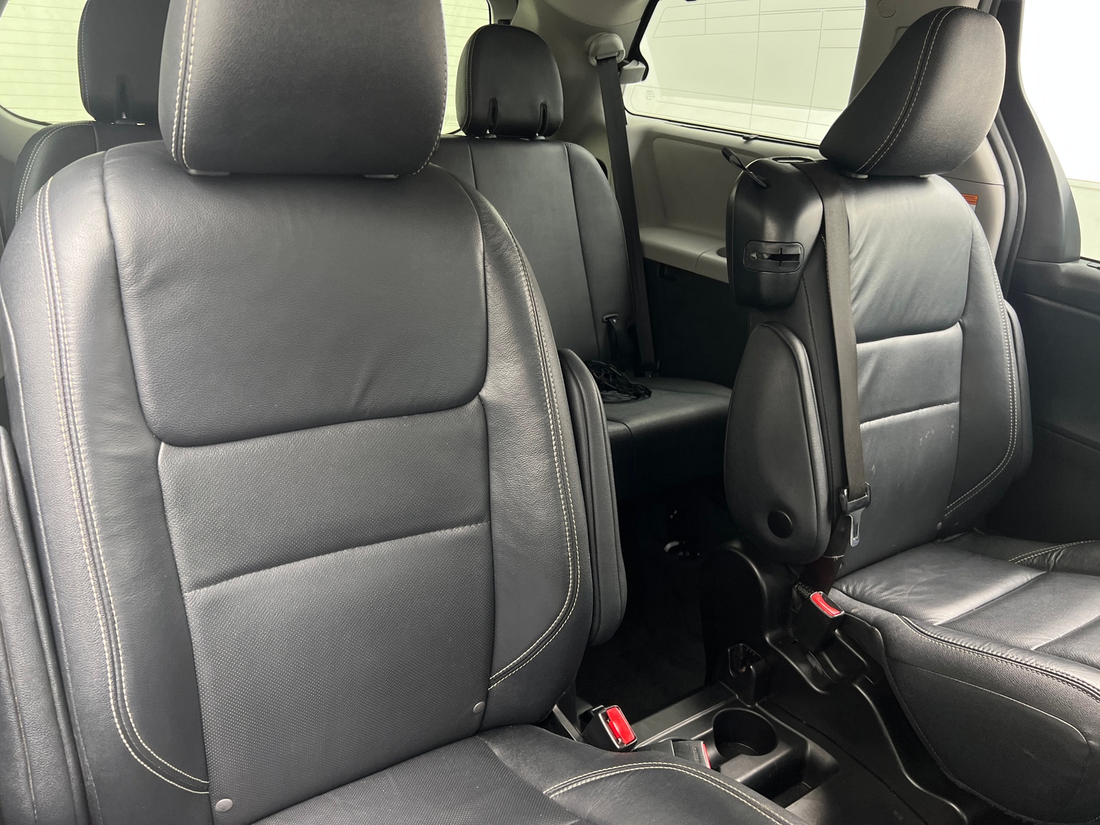 Thumbnail: 2018 Toyota Sienna - 5