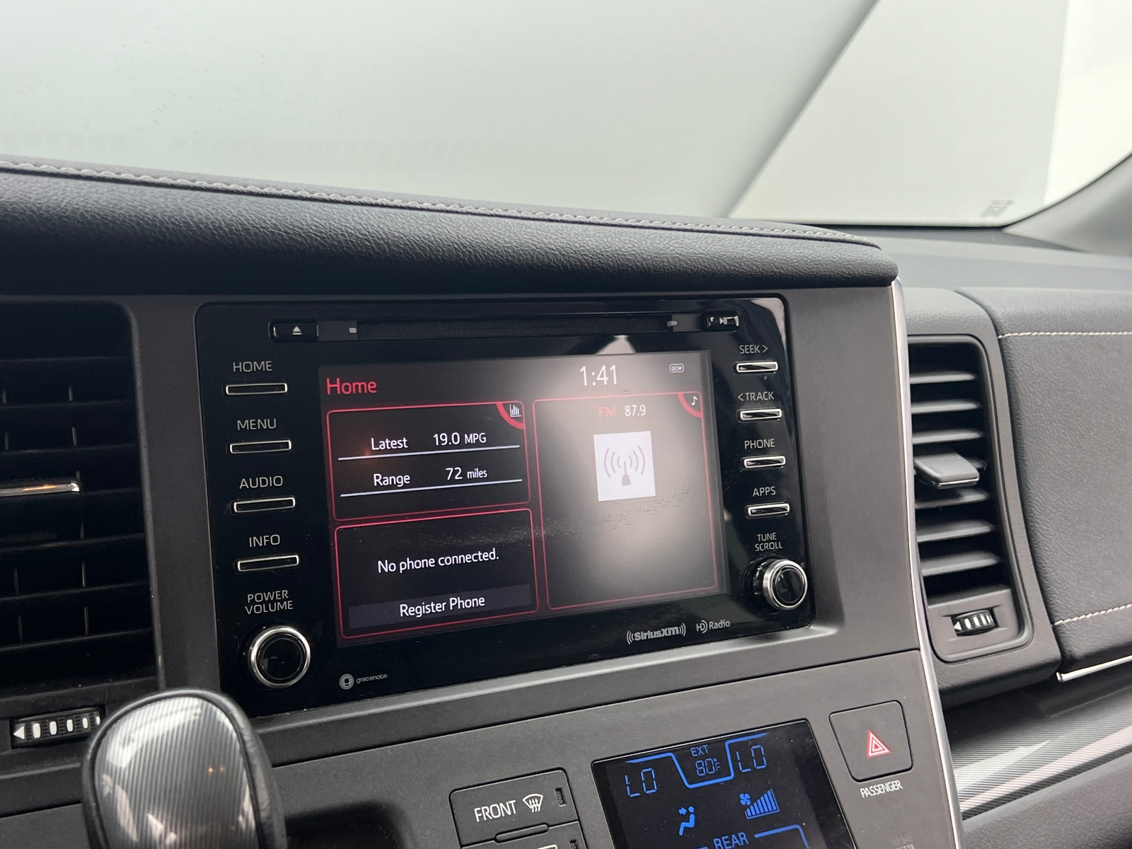 Thumbnail: 2018 Toyota Sienna - 3