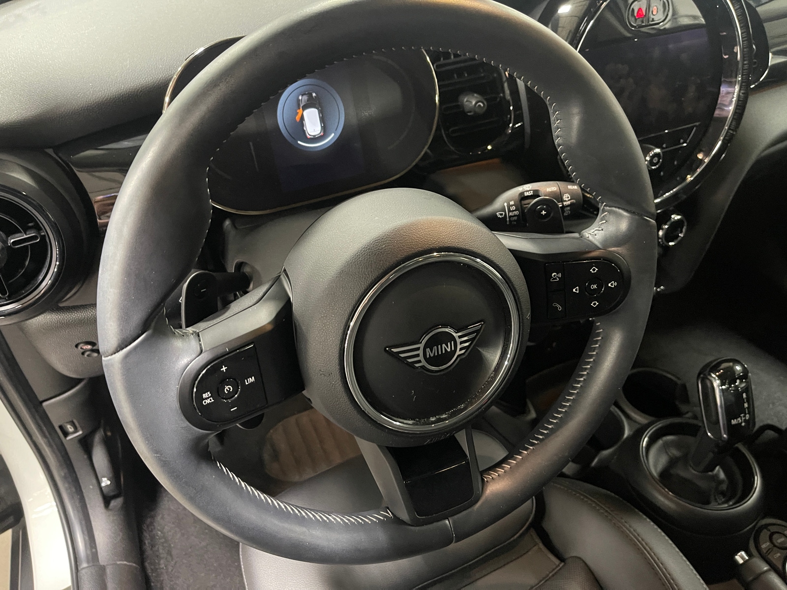 Thumbnail: 2022 MINI Cooper Hardtop - 4