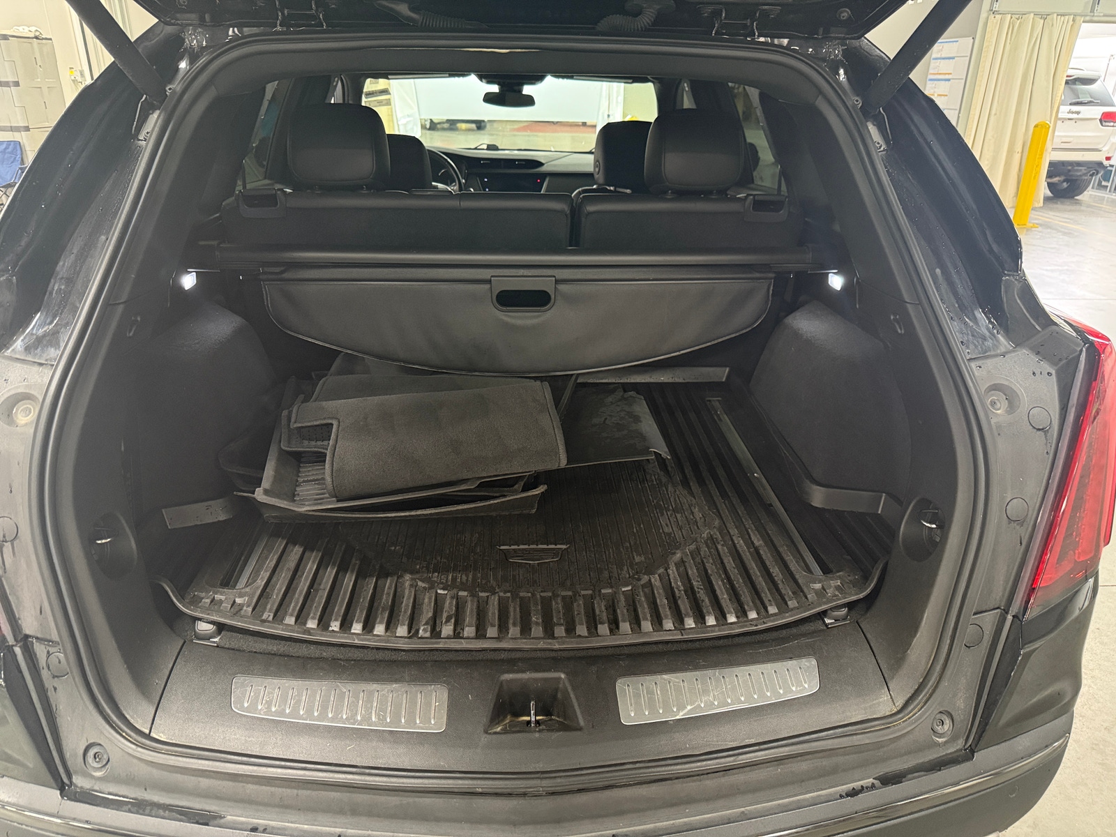 Thumbnail: 2020 Cadillac XT5 - 6