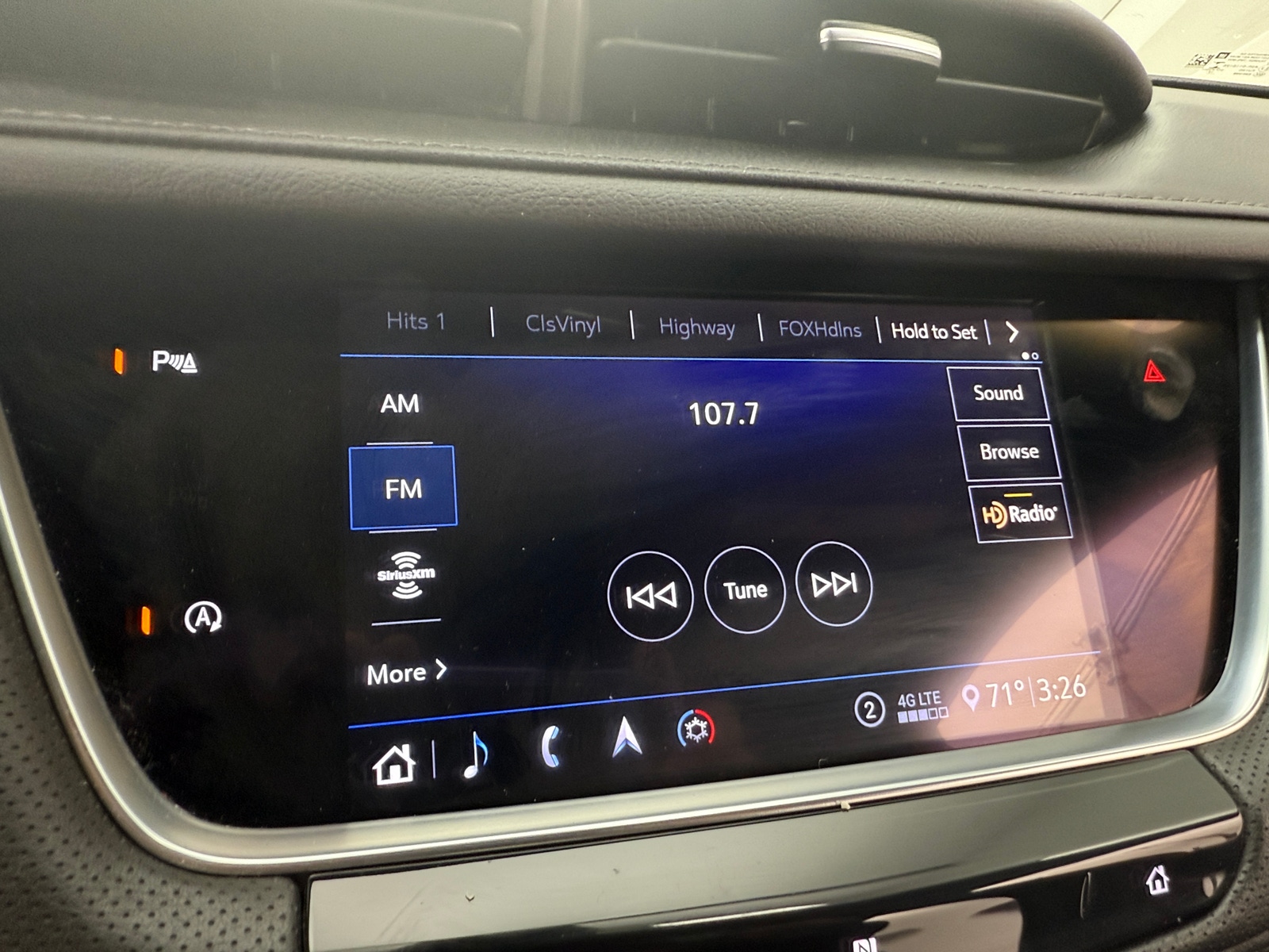 Thumbnail: 2020 Cadillac XT5 - 3