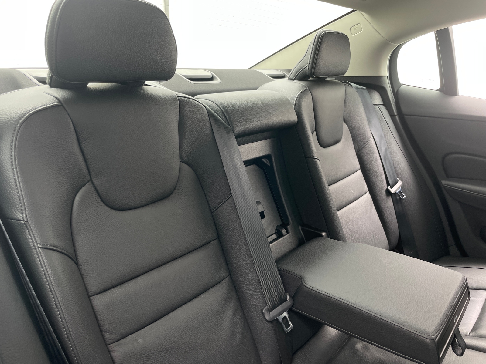 Thumbnail: 2023 Volvo S60 - 5