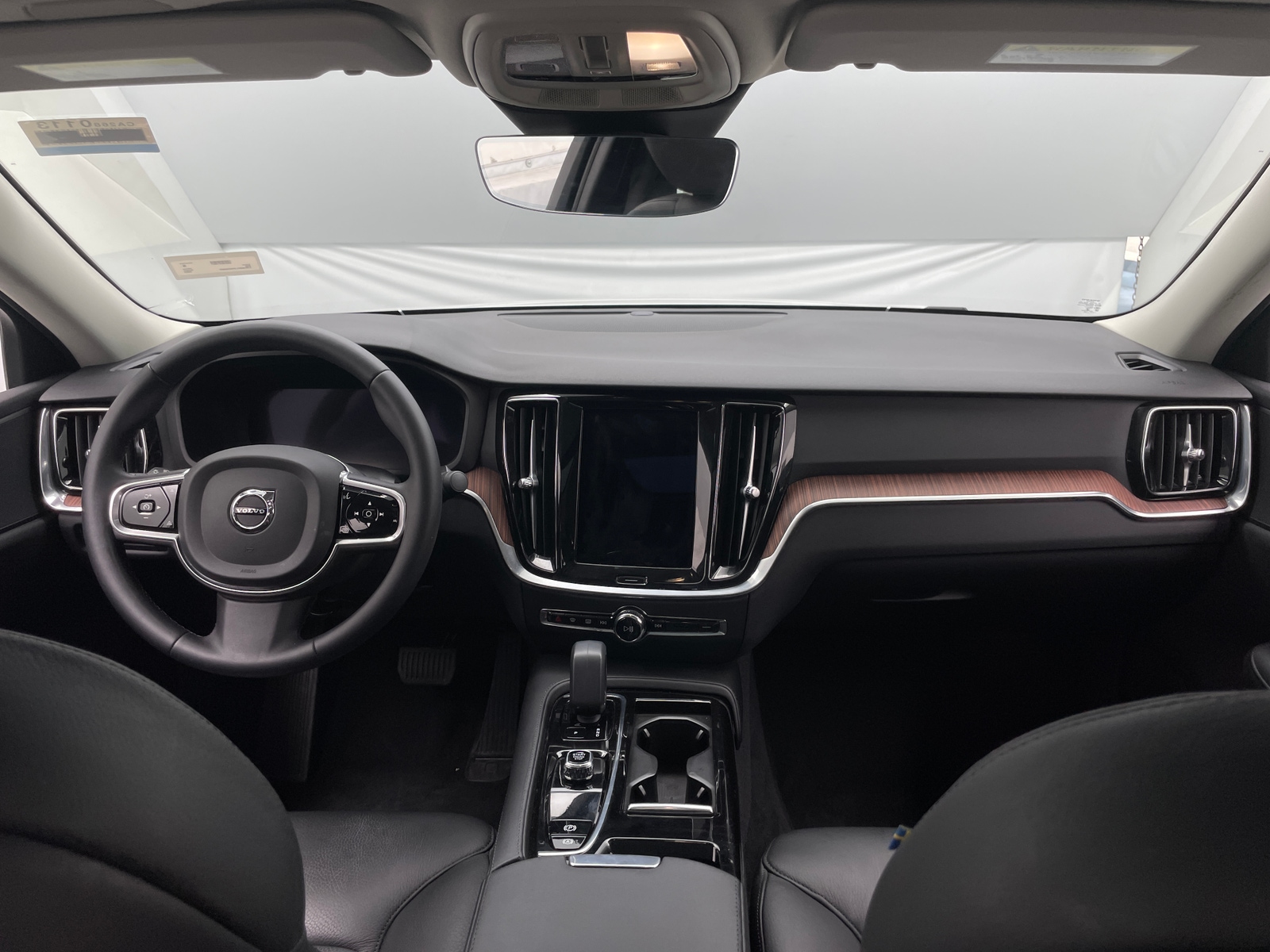 Thumbnail: 2023 Volvo S60 - 2