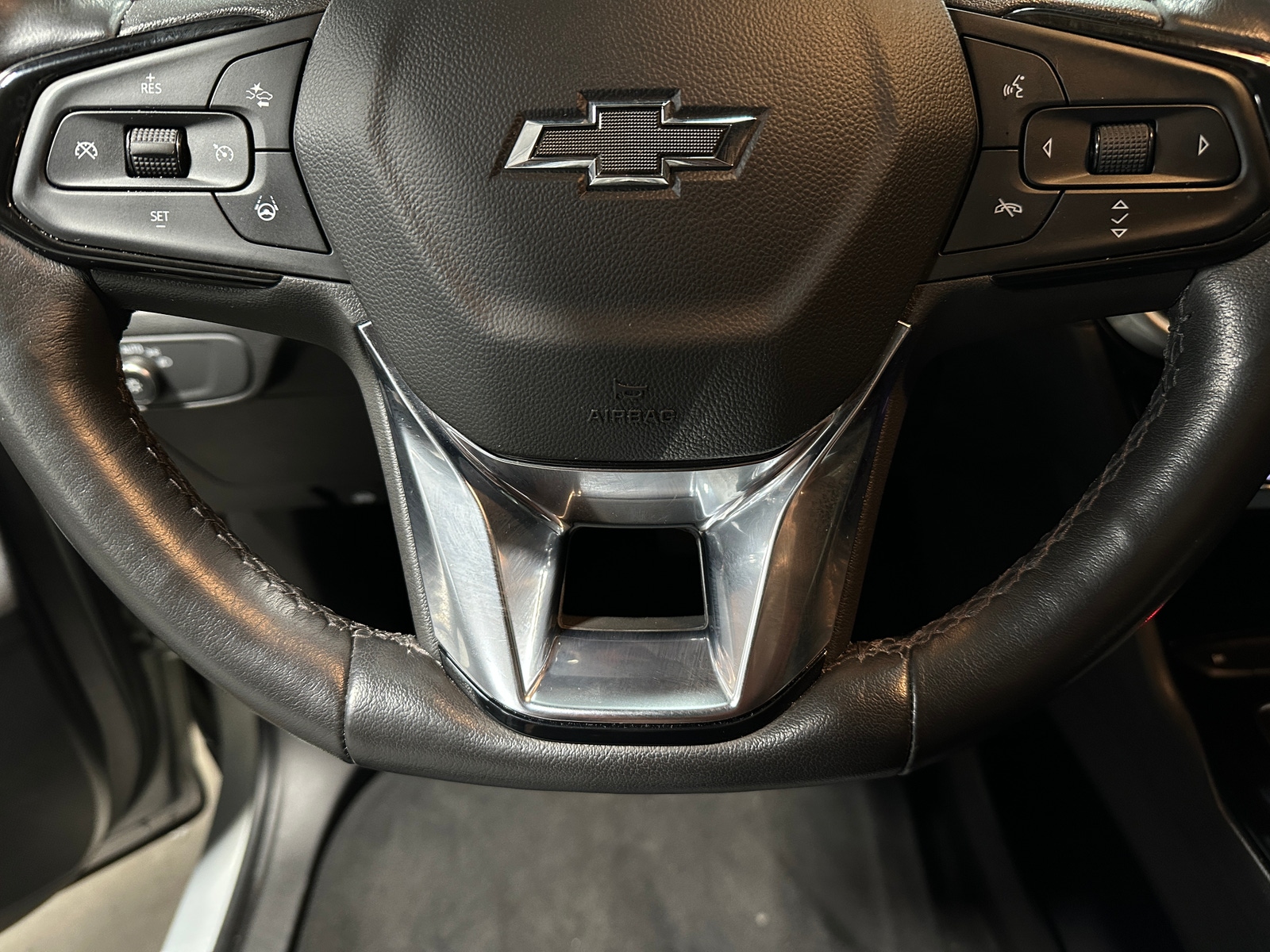 Thumbnail: 2023 Chevrolet Bolt EUV - 4