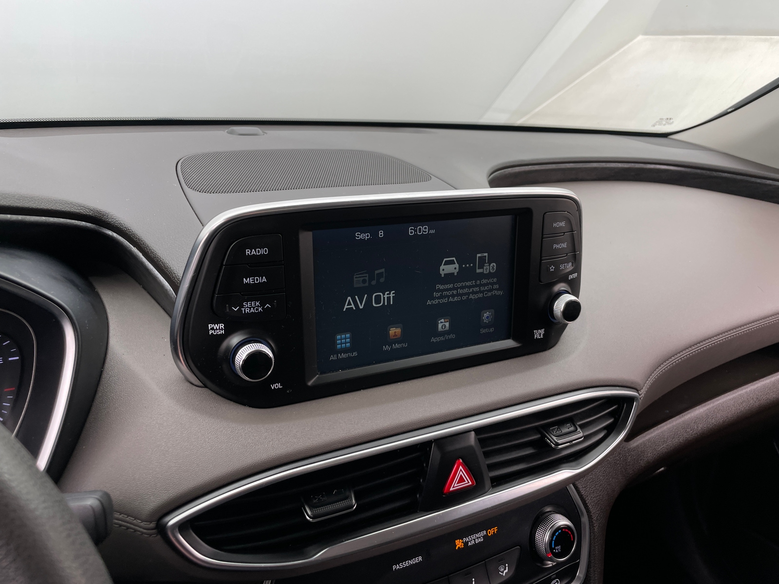 Thumbnail: 2019 Hyundai Santa Fe - 4