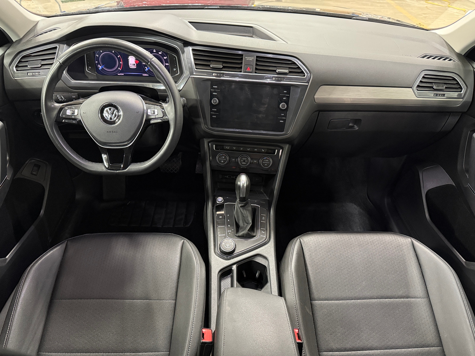 Thumbnail: 2020 Volkswagen Tiguan - 2