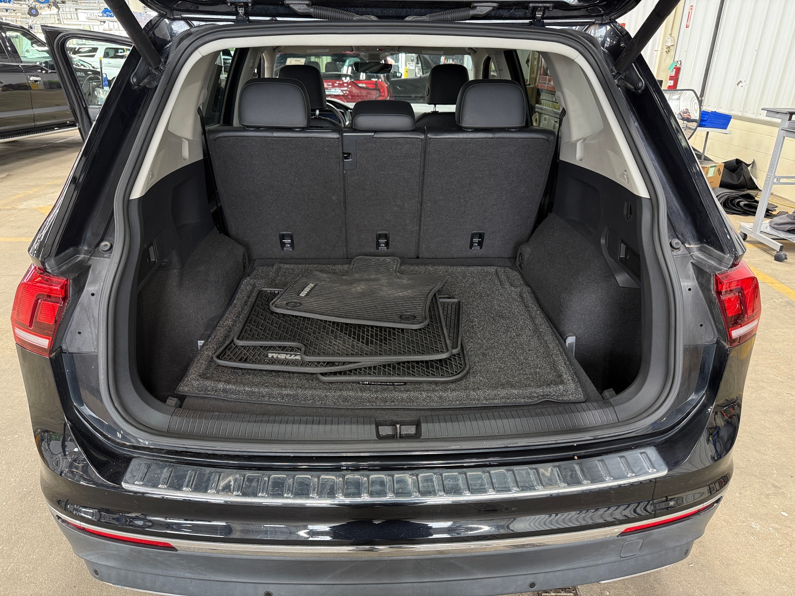 Thumbnail: 2020 Volkswagen Tiguan - 6