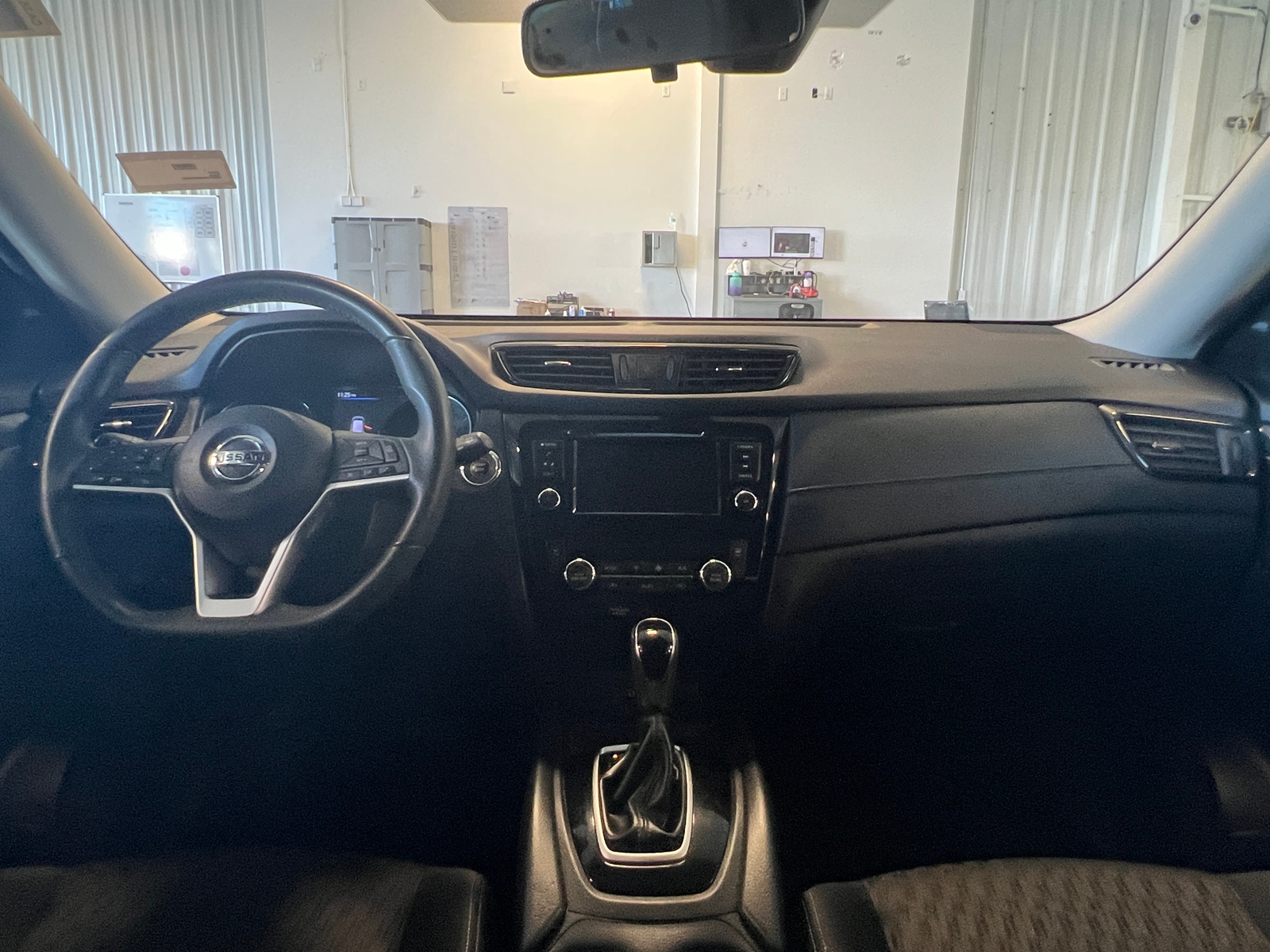 Thumbnail: 2019 Nissan Rogue - 3
