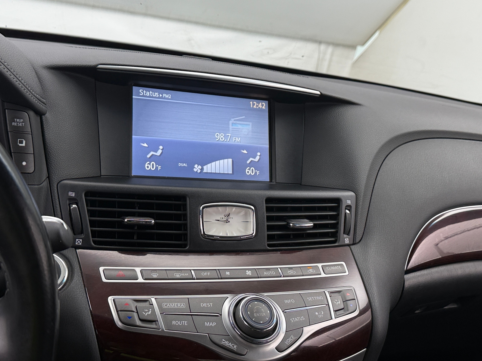 Thumbnail: 2015 INFINITI Q70 - 3
