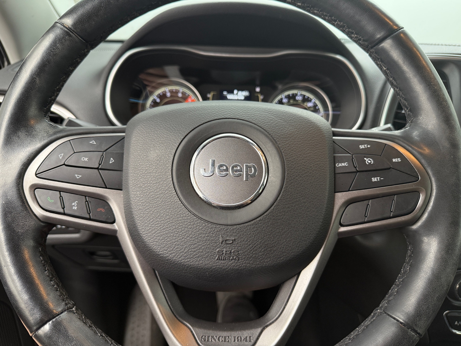 Thumbnail: 2020 Jeep Cherokee - 4