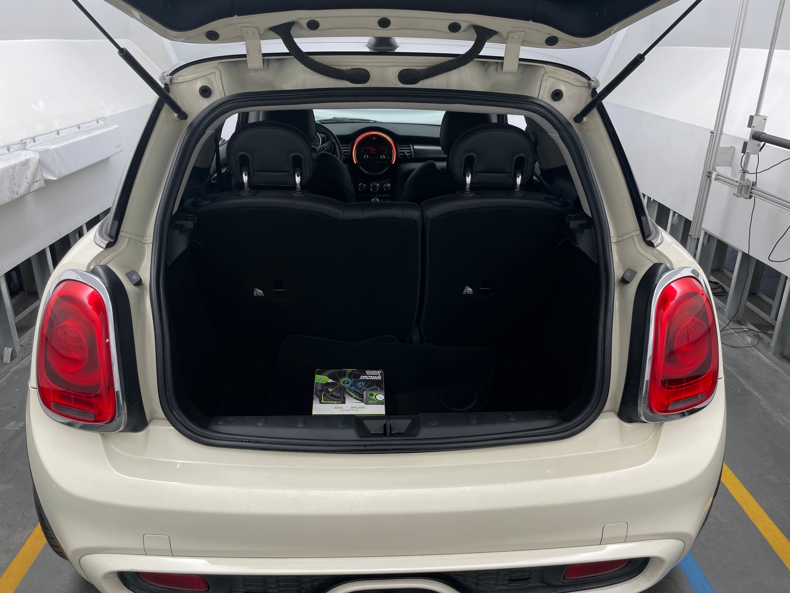 Thumbnail: 2014 MINI Cooper Hardtop - 6