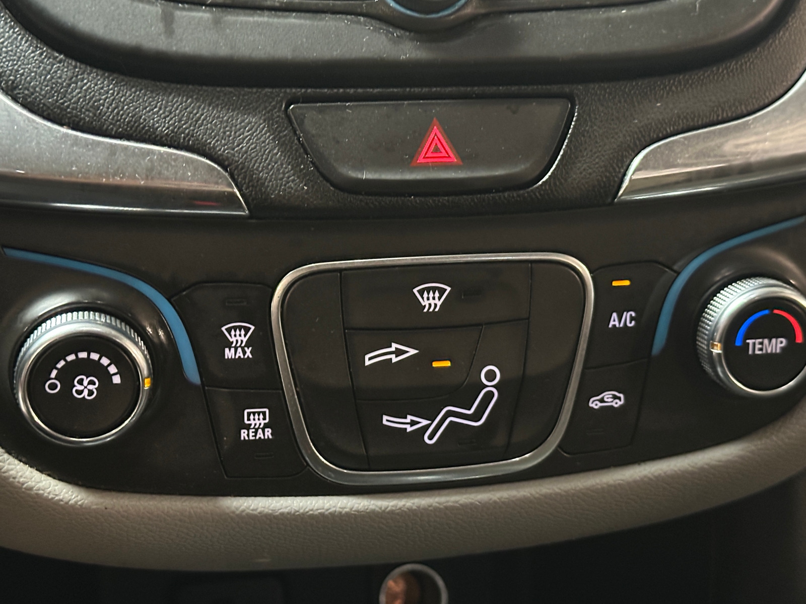 Thumbnail: 2018 Chevrolet Equinox - 4