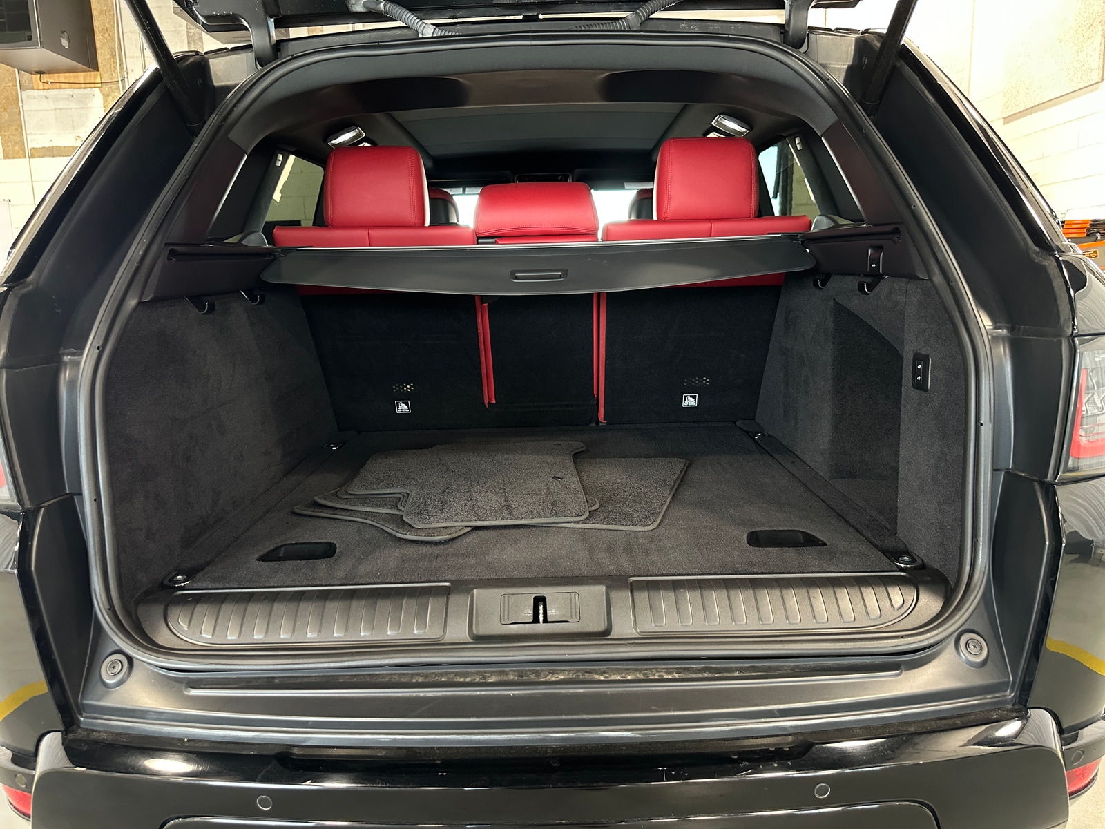 Thumbnail: 2019 Land Rover Range Rover Sport - 6