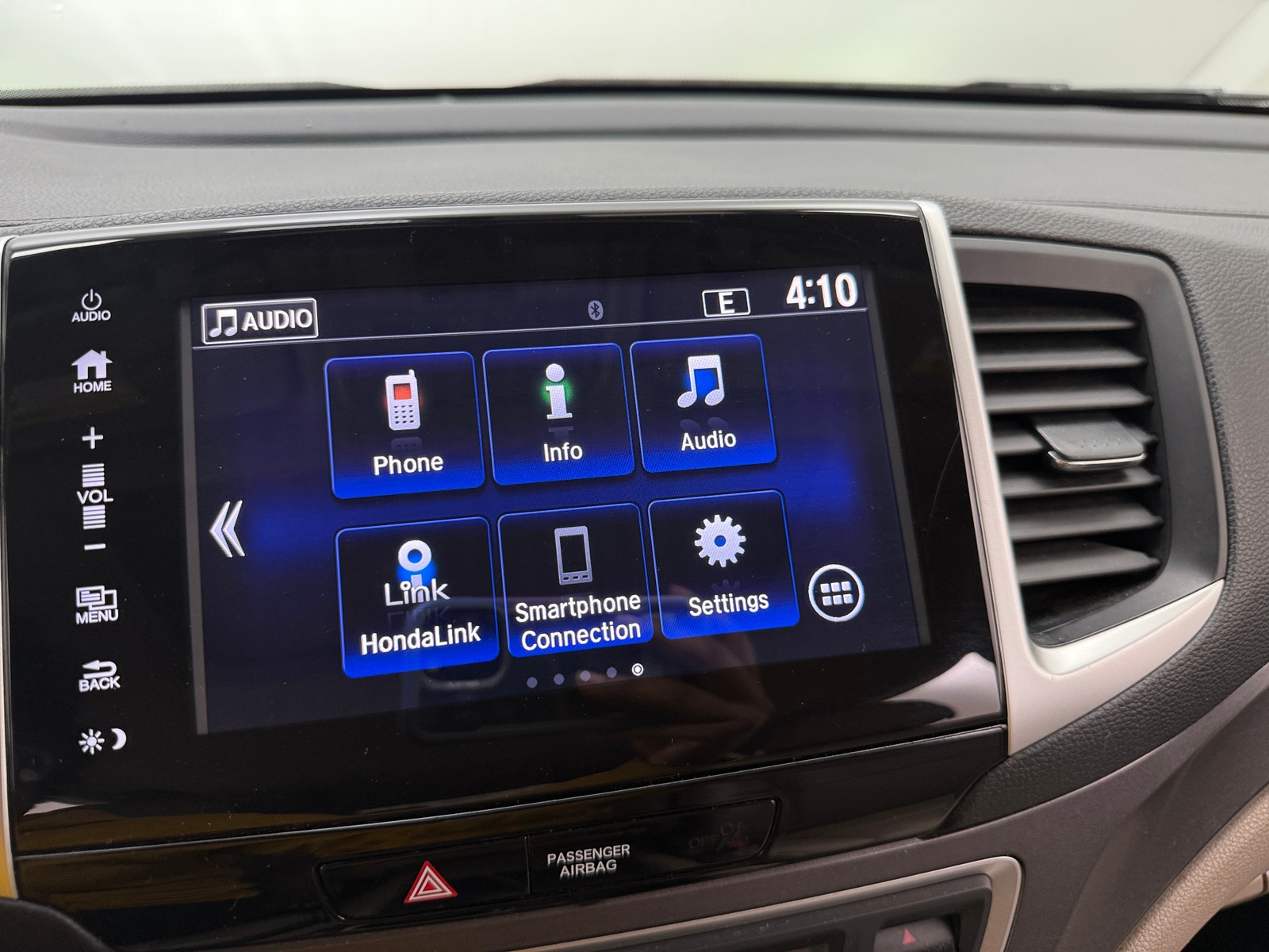 Thumbnail: 2017 Honda Pilot - 3