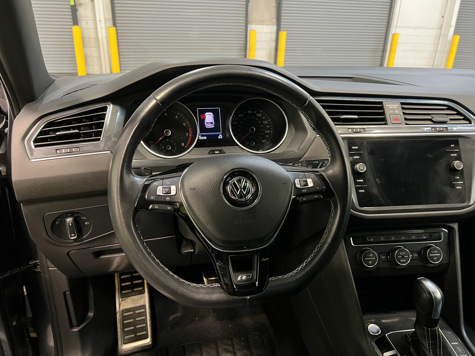 Thumbnail: 2021 Volkswagen Tiguan - 4
