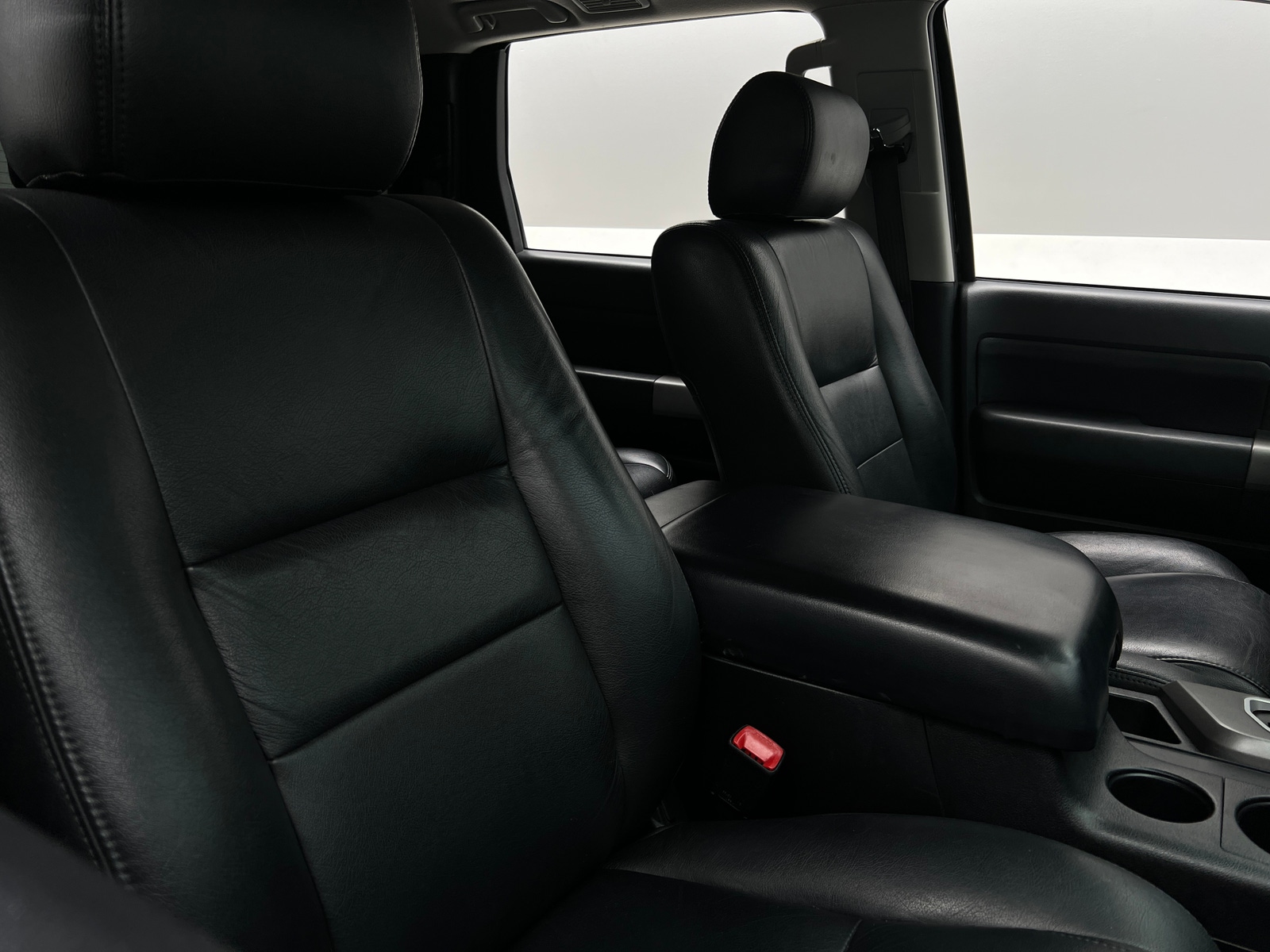 Thumbnail: 2015 Toyota Sequoia - 2