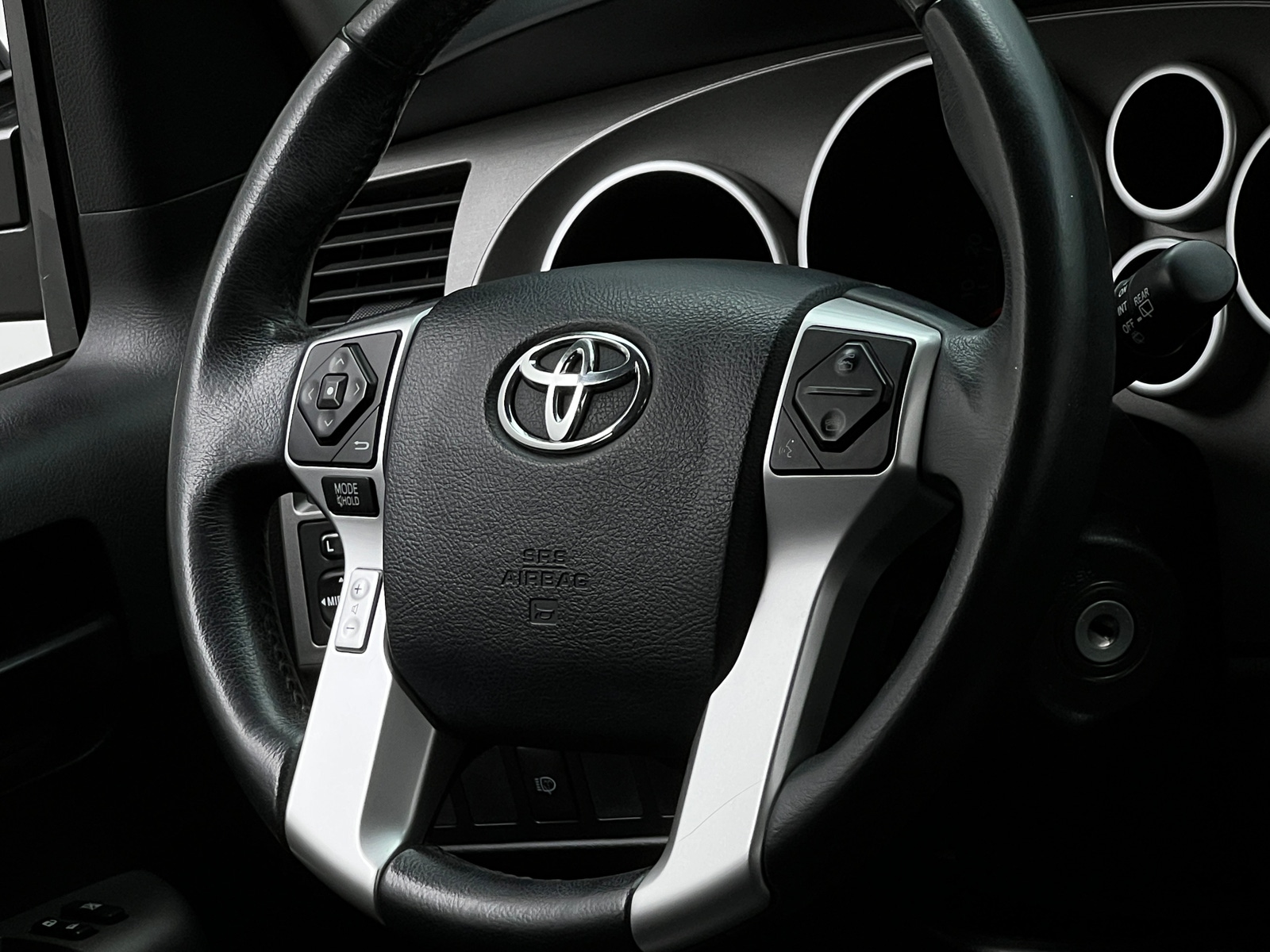 Thumbnail: 2015 Toyota Sequoia - 5