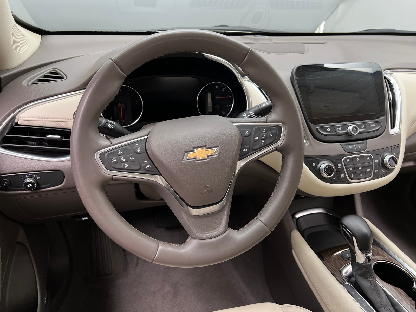 Thumbnail: 2024 Chevrolet Malibu - 4