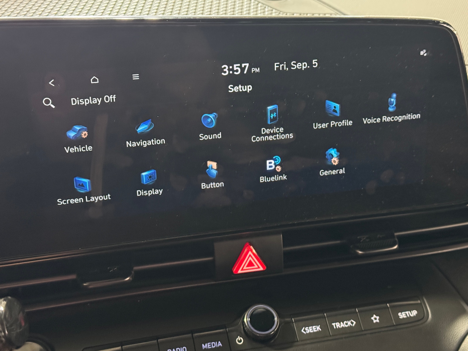 Thumbnail: 2023 Hyundai Elantra - 4