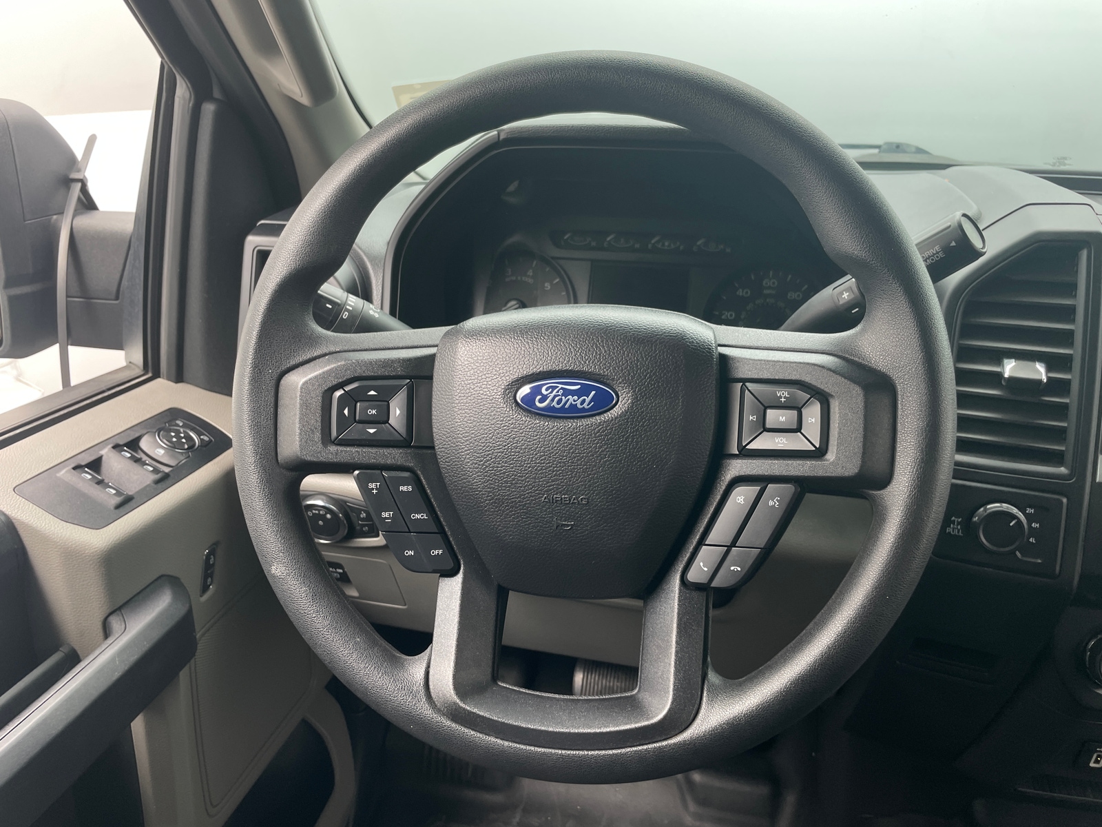 Thumbnail: 2020 Ford Econoline - 5