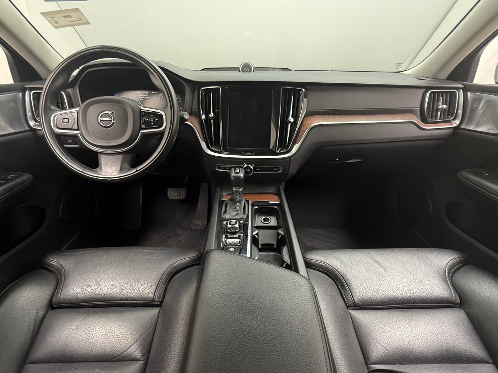 Thumbnail: 2020 Volvo V60 - 2