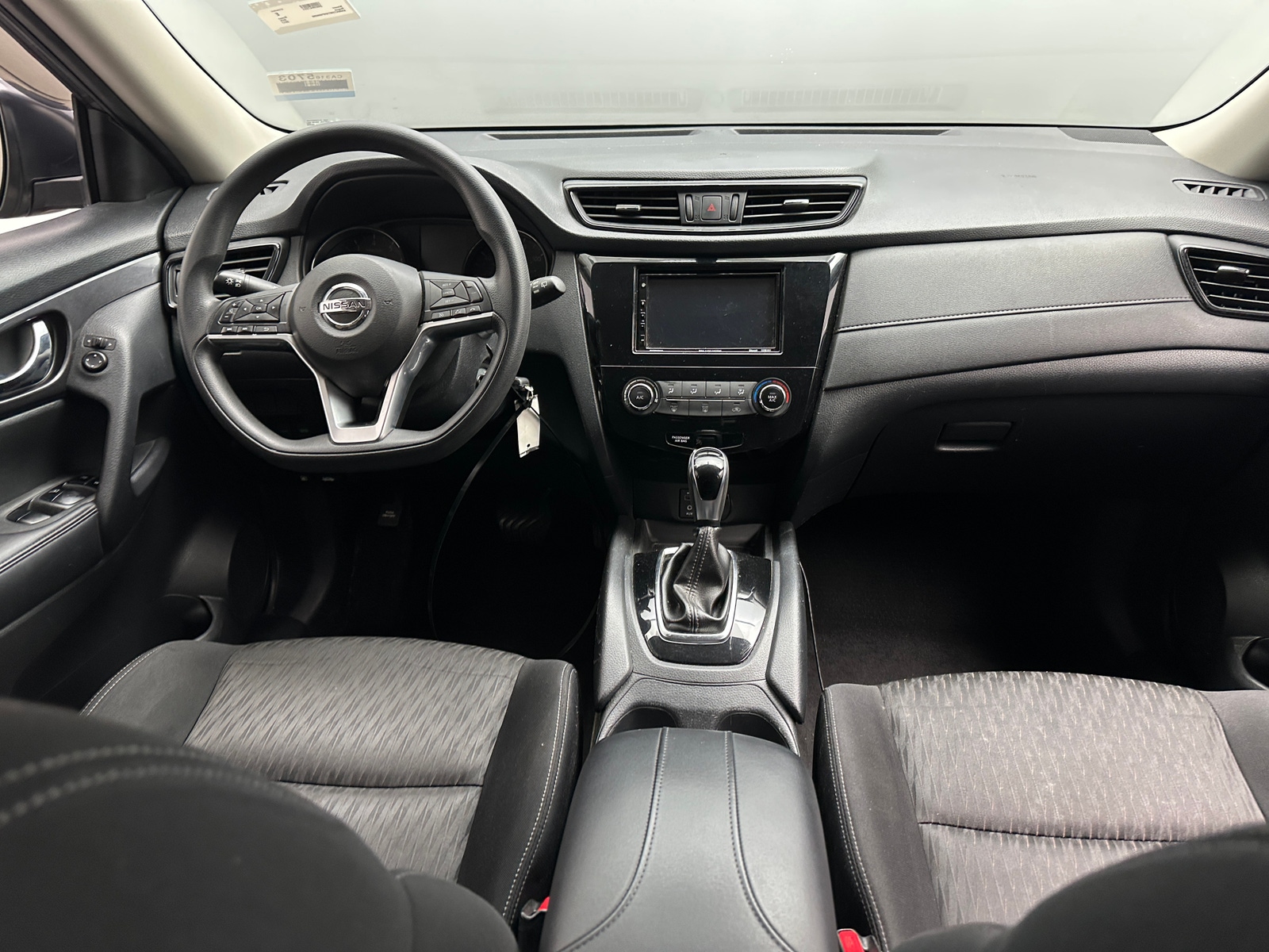 Thumbnail: 2017 Nissan Rogue - 3