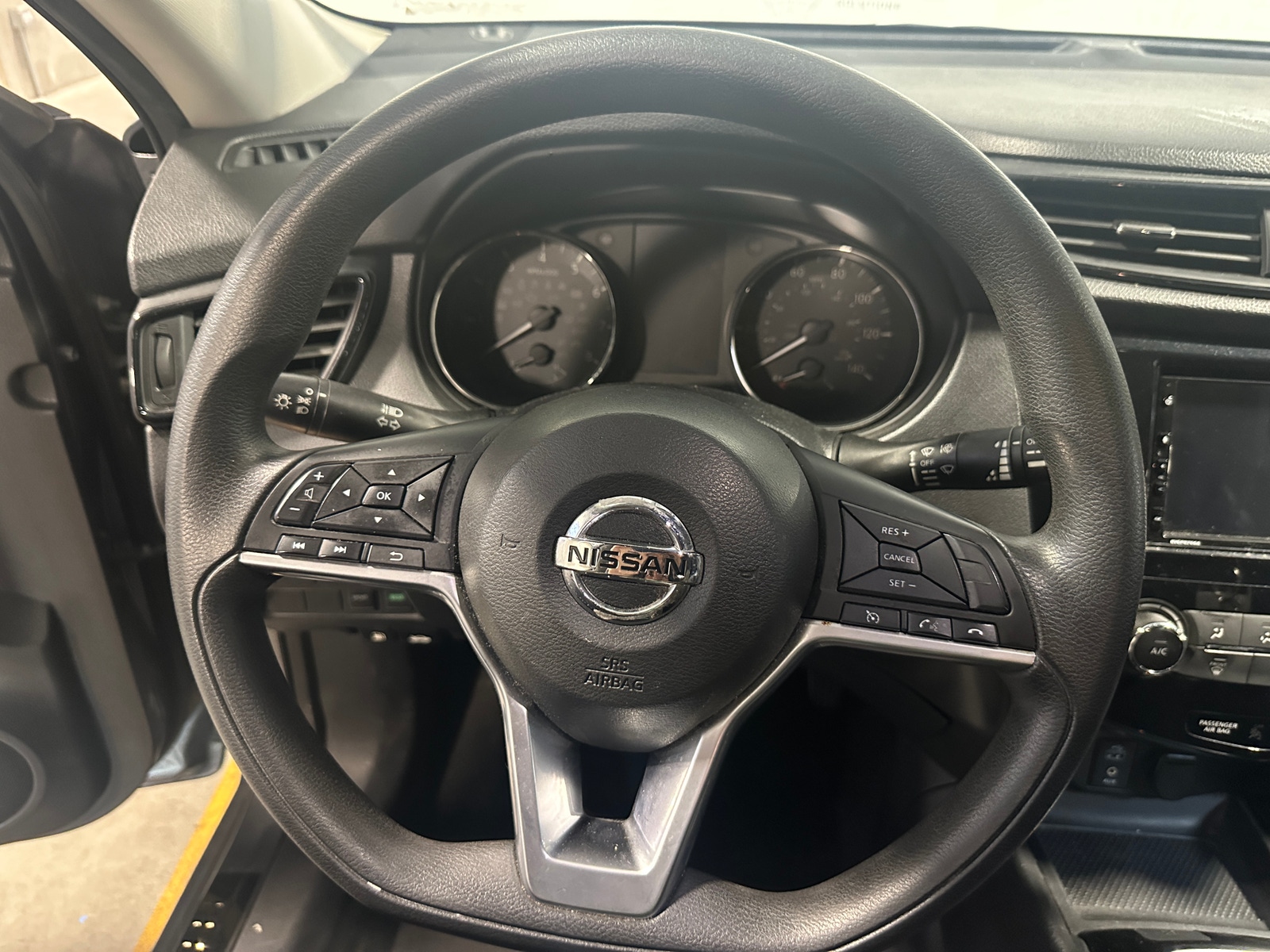 Thumbnail: 2017 Nissan Rogue - 5