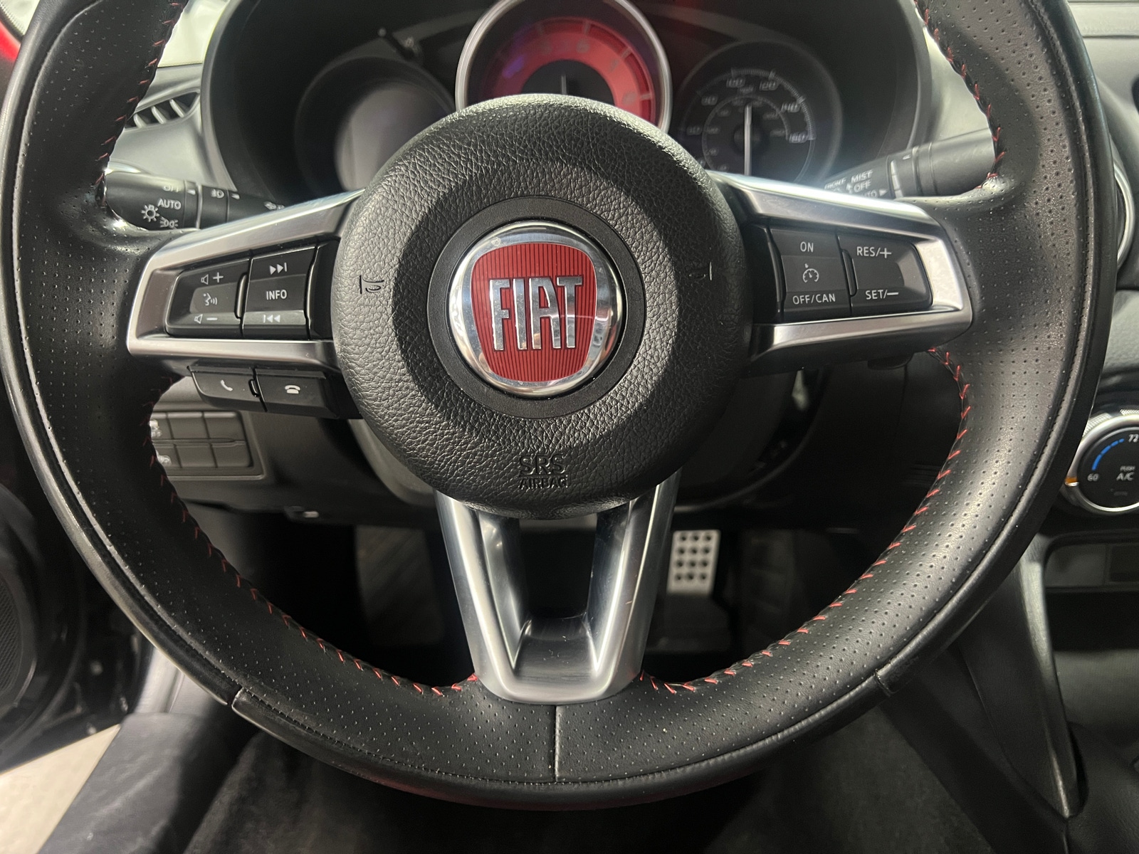 Thumbnail: 2018 Fiat 124 Spider - 4