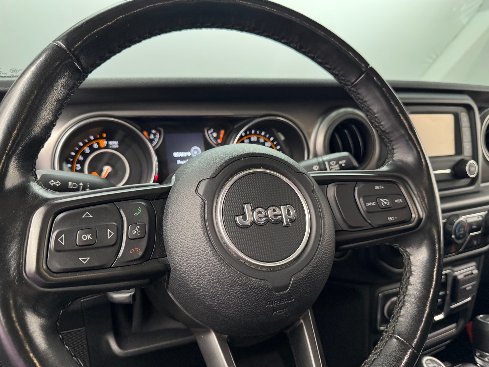 Thumbnail: 2021 Jeep Gladiator - 5