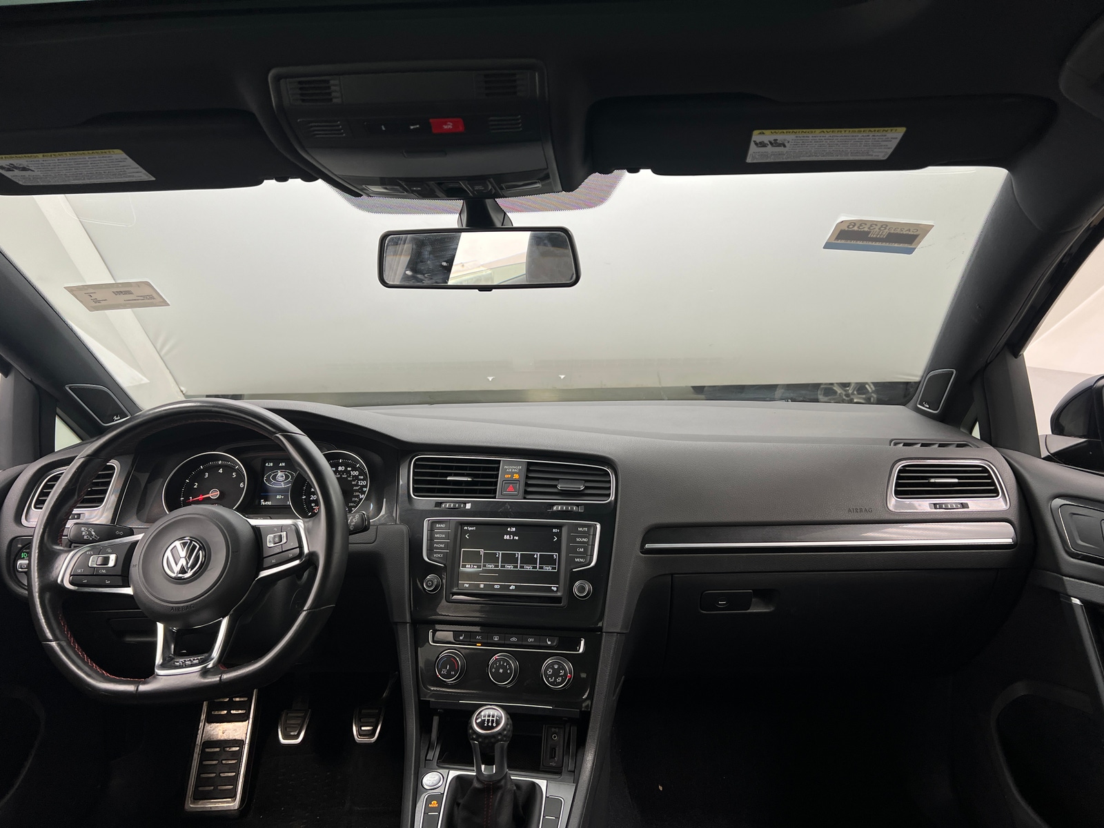 Thumbnail: 2016 Volkswagen Golf - 3
