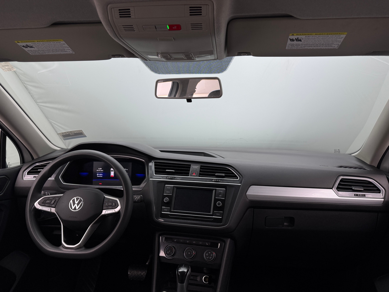 Thumbnail: 2022 Volkswagen Tiguan - 3