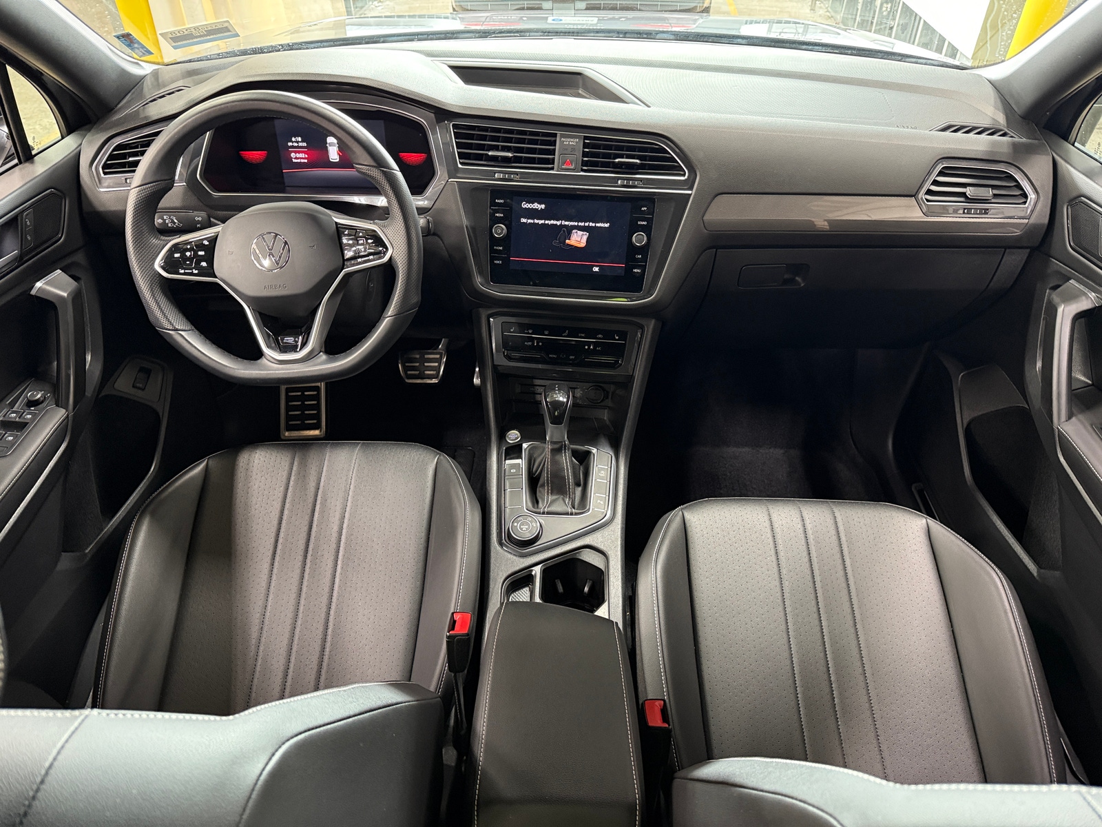 Thumbnail: 2022 Volkswagen Tiguan - 2