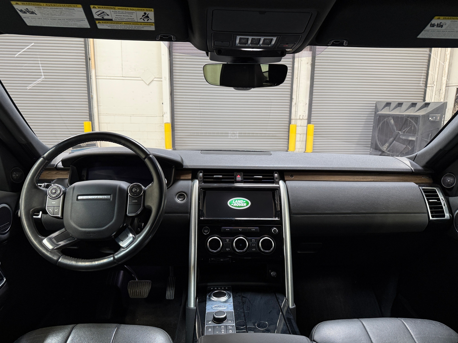 Thumbnail: 2018 Land Rover Discovery - 2