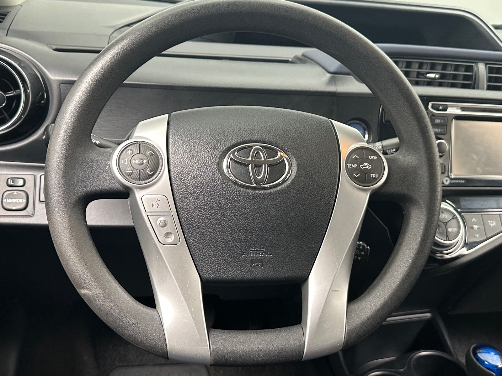 Thumbnail: 2015 Toyota Prius c - 5