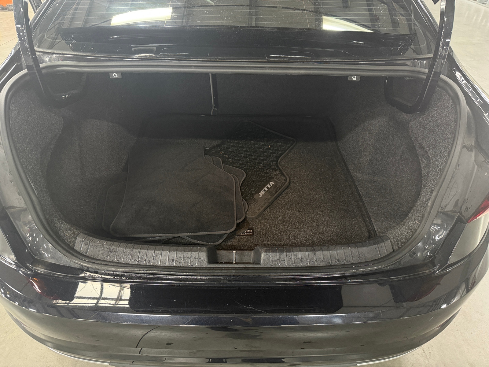 Thumbnail: 2019 Volkswagen Jetta - 6