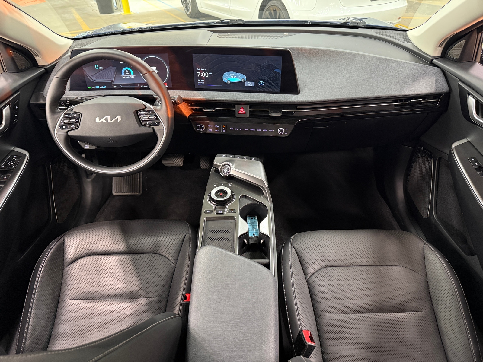 Thumbnail: 2022 Kia EV6 - 2