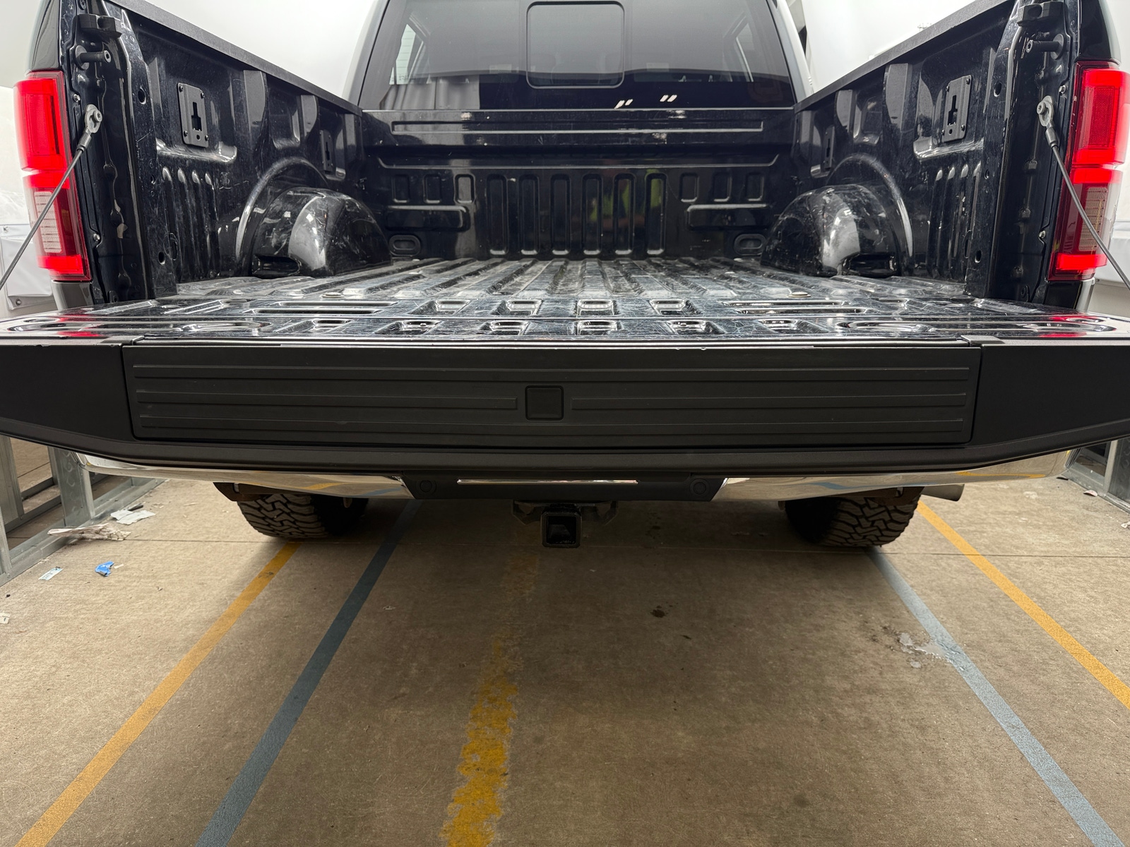 Thumbnail: 2019 Ford Econoline - 7
