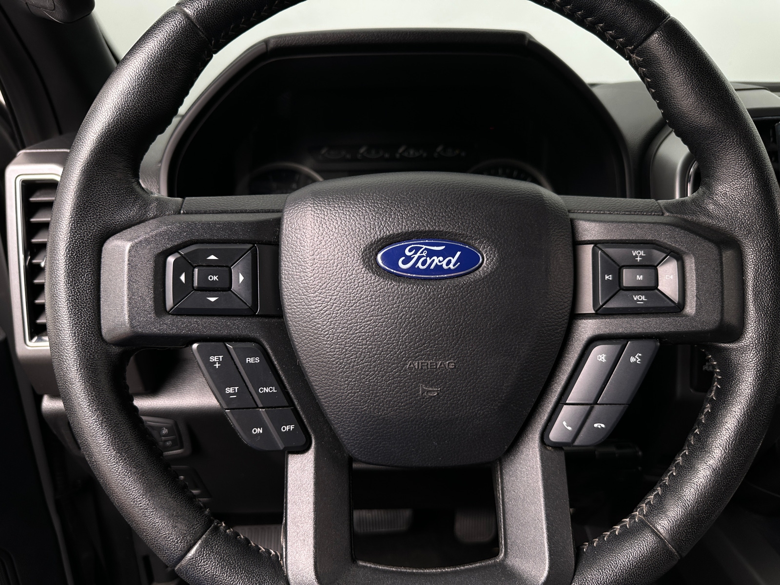 Thumbnail: 2019 Ford Econoline - 5