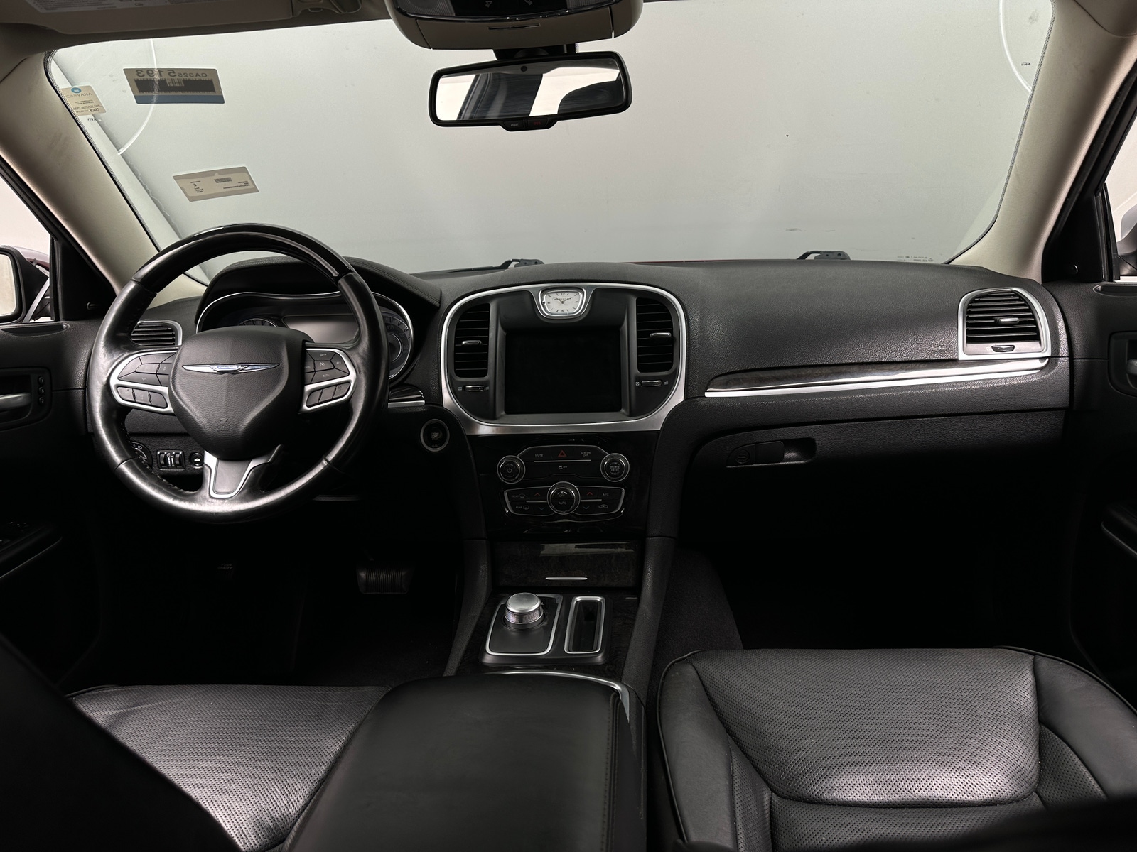 Thumbnail: 2019 Chrysler 300 - 2