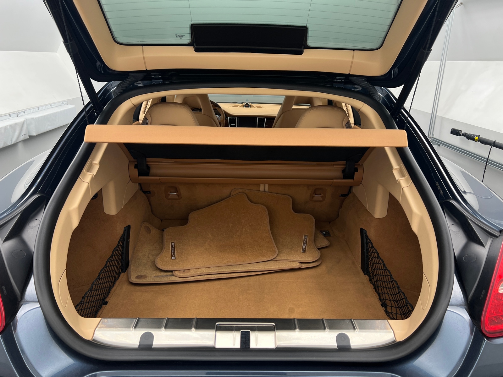 Thumbnail: 2013 Porsche Panamera - 6