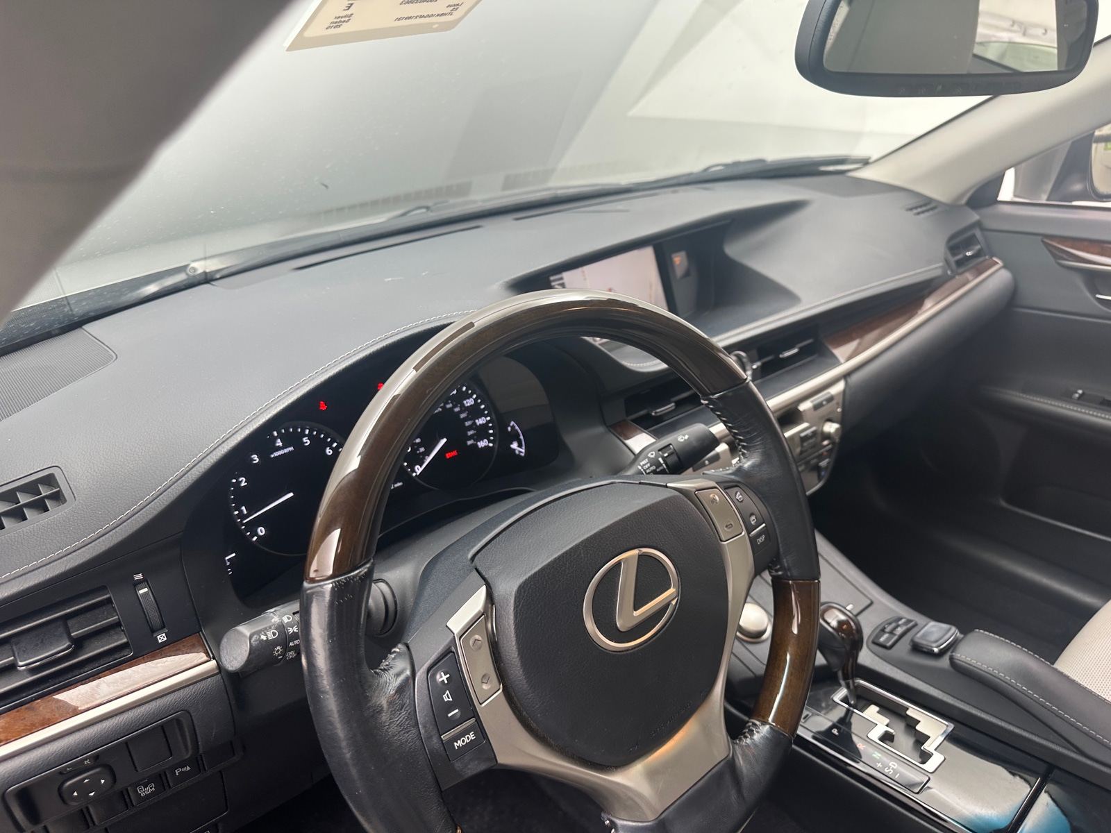 Thumbnail: 2015 Lexus ES - 2
