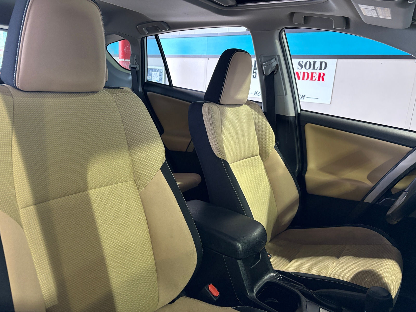 Thumbnail: 2016 Toyota RAV4 - 2