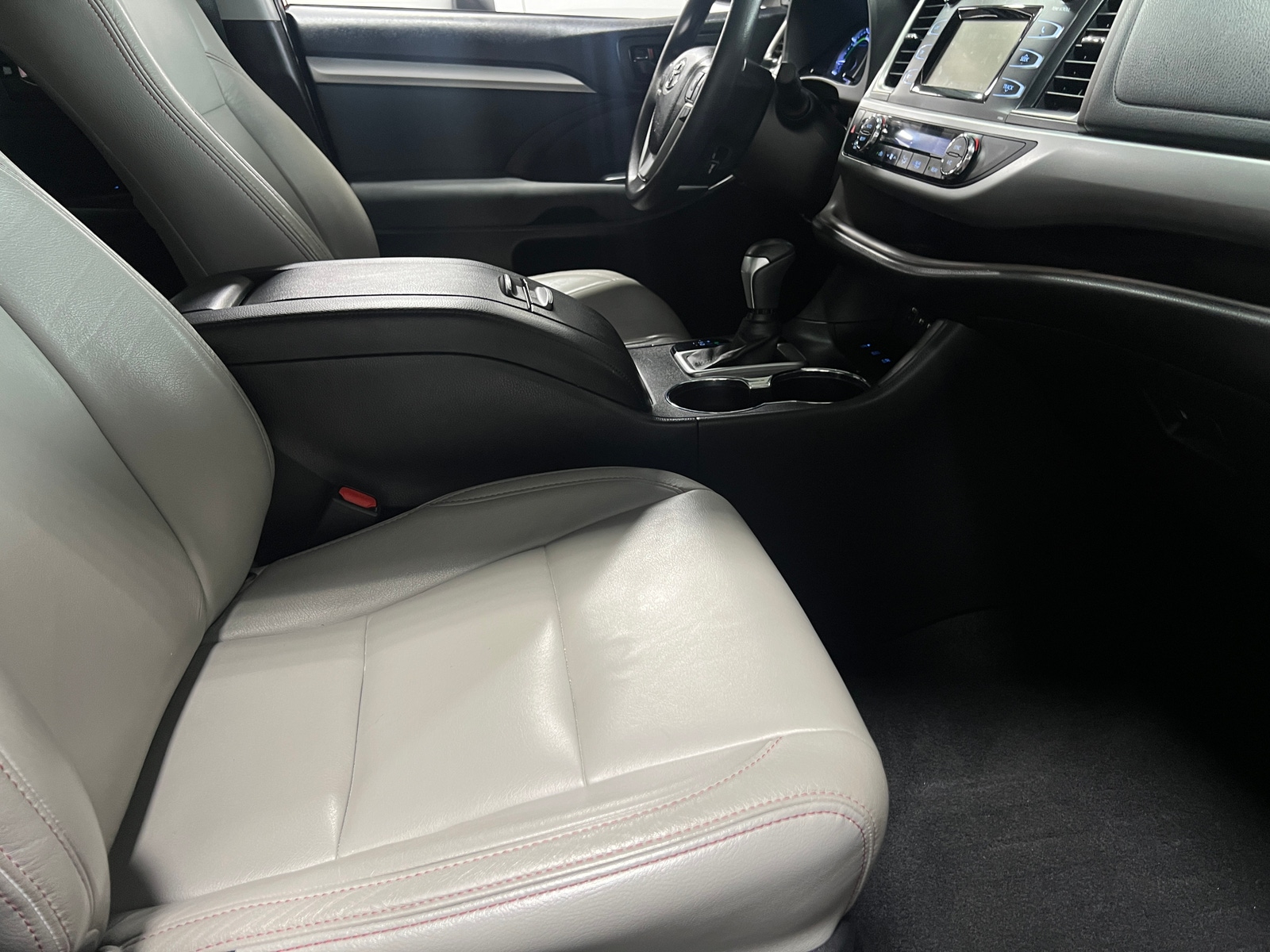 Thumbnail: 2019 Toyota Highlander - 2