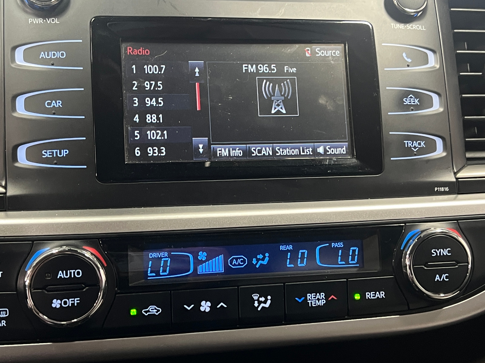 Thumbnail: 2019 Toyota Highlander - 4