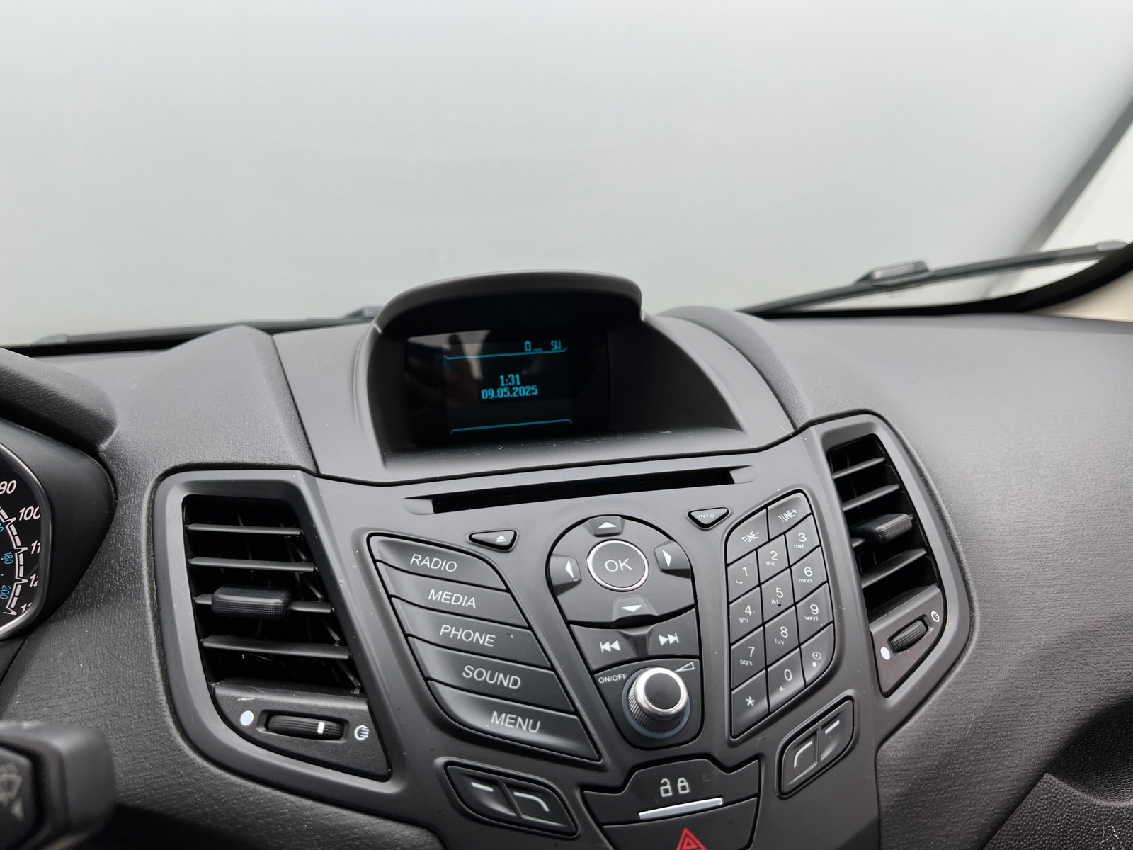 Thumbnail: 2017 Ford Fiesta - 4